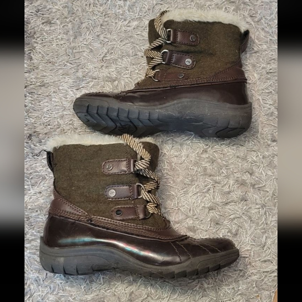 Anne klein sport boots size 6.5 Faux fur